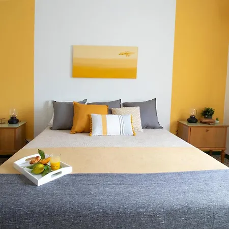 Casa Derosa In Centro * ソレント