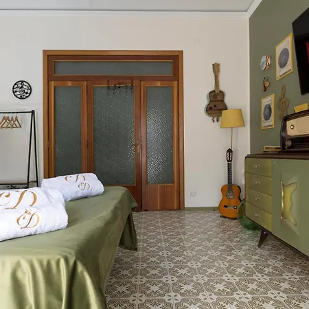 Lägenhet Casa Derosa In Centro Sorrento