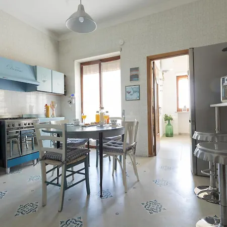Casa Derosa In Centro Sorrento