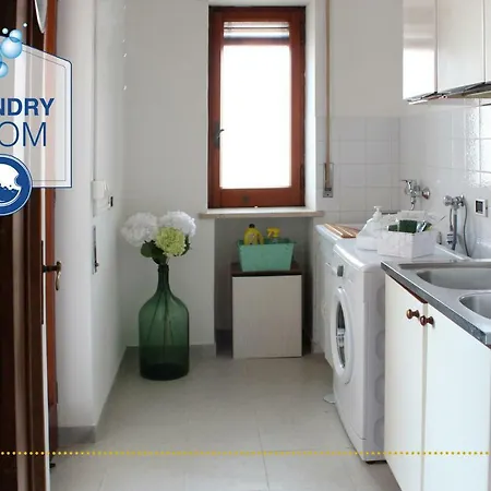 Casa Derosa In Centro Apartment